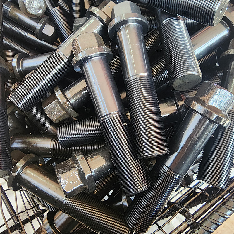 M8×40 Kolstål Grade 8.8 Svart cylinderhuvud flänsbultar M8×40 Kolstål Grade 8.8 Svart cylinderhuvud flänsbultar